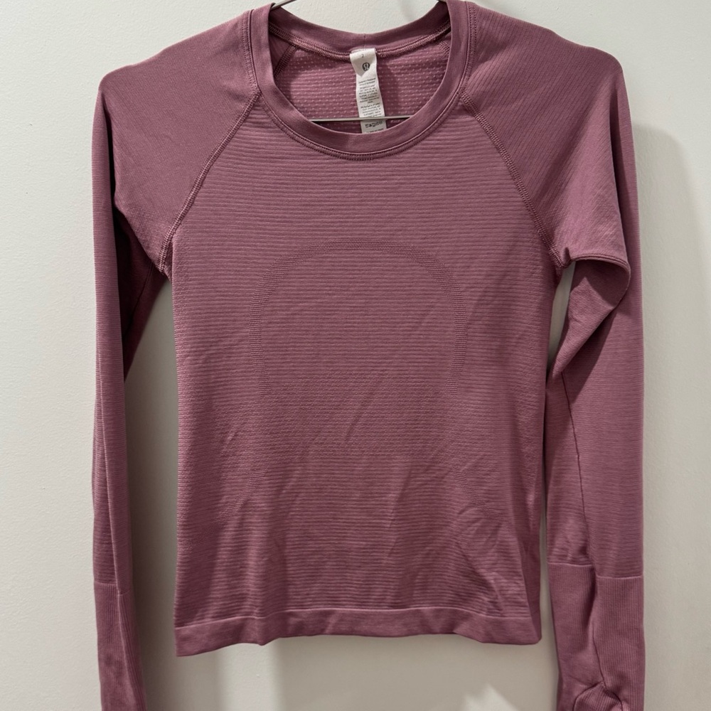 Swiftly Tech Long-Sleeve Shirt 2.0
Waist Length